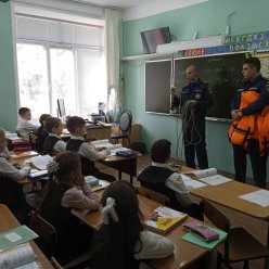 Инспекторы ГИМС МЧС России в гостях у гимназистов